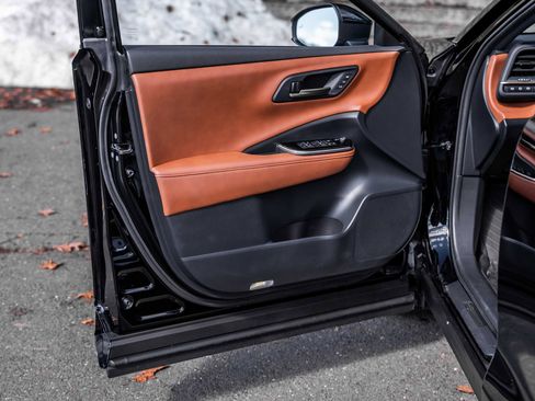 Certified 2025 Toyota Crown Signia XLE image 22