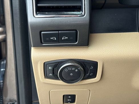 Used 2017 Ford F150 XLT w/ Equipment Group 302A Luxury image 31