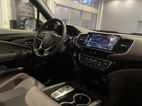 Used 2025 Honda Ridgeline Black Edition image 36
