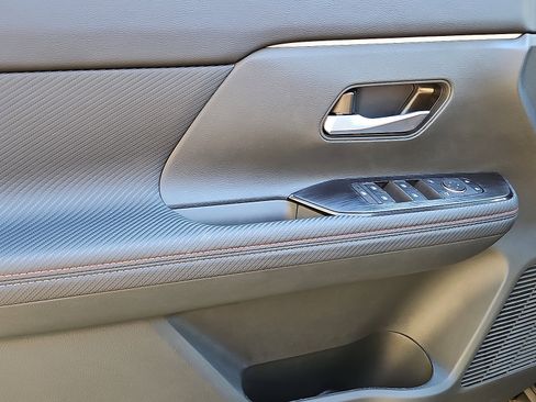 New 2026 Nissan Kicks SR w/ Cold Weather Package image 9