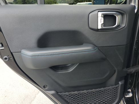 Used 2022 Jeep Wrangler Unlimited Rubicon 4xe w/ Steel Bumper Group image 29