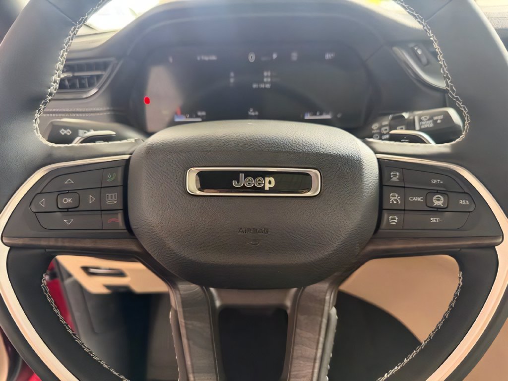 New 2026 Jeep Grand Cherokee Limited w/ Luxury Tech Group II AWD/4WD image 15