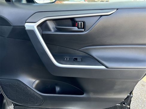 Used 2024 Toyota RAV4 LE image 31