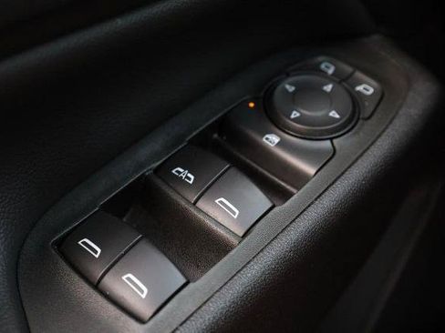 Used 2021 Chevrolet Equinox LT FWD image 17