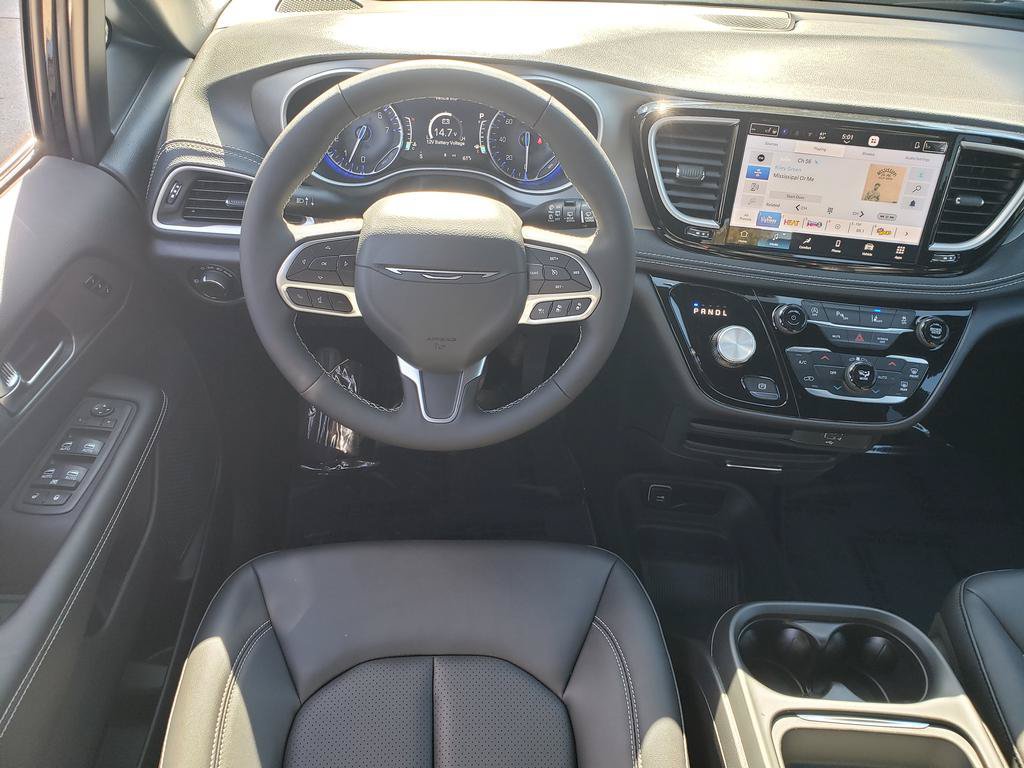 New 2027 Chrysler Pacifica Select FWD image 10
