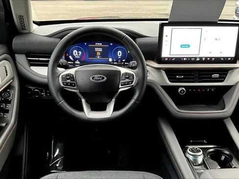 Certified 2025 Ford Explorer Active image 5