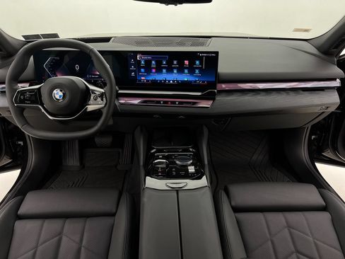 Used 2026 BMW 530i xDrive AWD/4WD image 22