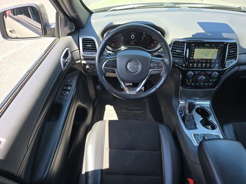 Used 2022 Jeep Grand Cherokee Laredo X AWD/4WD image 29