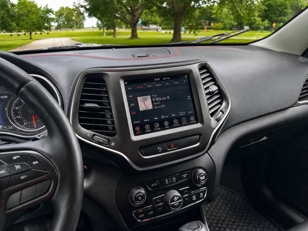 Used 2019 Jeep Cherokee Trailhawk w/ Cold Weather Group AWD/4WD image 25