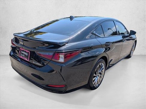 Used 2025 Lexus ES 300h w/ Accessory Package (Z1) FWD image 5