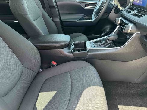 Used 2025 Toyota RAV4 XLE FWD image 22