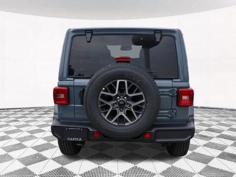 New 2026 Jeep Wrangler Unlimited Sahara AWD/4WD image 13