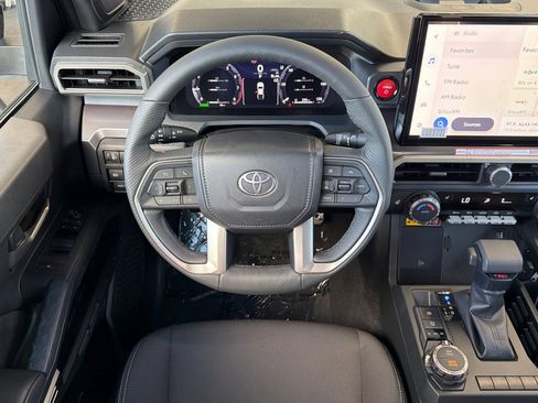 Used 2025 Toyota Tacoma TRD Sport image 13