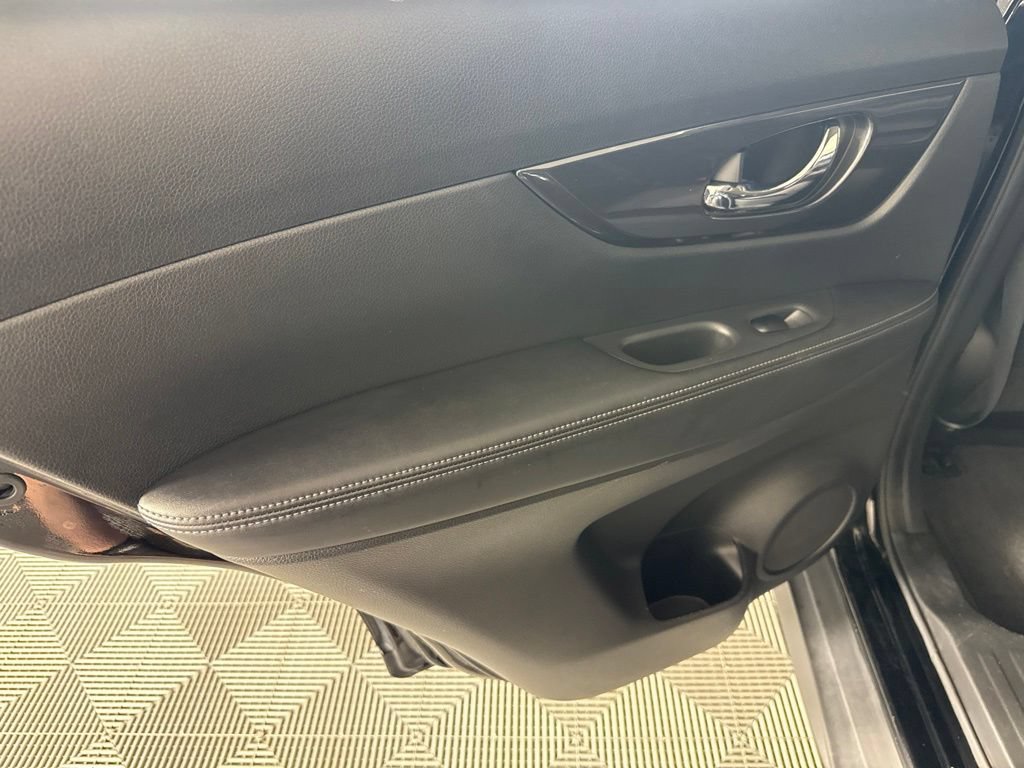 Used 2020 Nissan Rogue SV w/ Premium Package AWD/4WD image 24