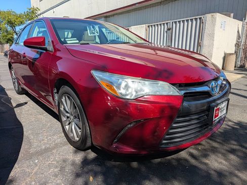Used 2015 Toyota Camry XLE w/ Moonroof Package FWD image 10