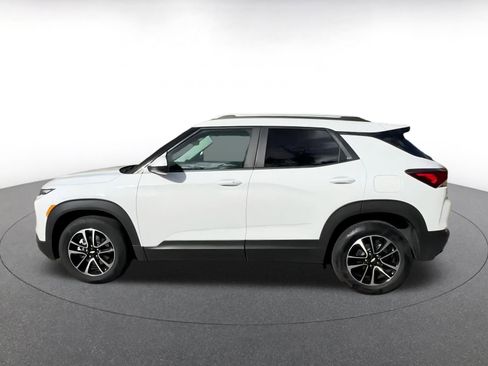 Used 2025 Chevrolet TrailBlazer LT image 9