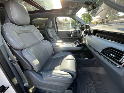 Used 2019 Lincoln Navigator L Reserve AWD/4WD image 24