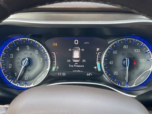 Used 2017 Chrysler Pacifica Touring-L Plus image 8