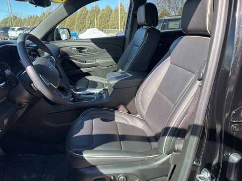 Used 2023 Chevrolet Traverse Premier w/ Redline Edition image 7