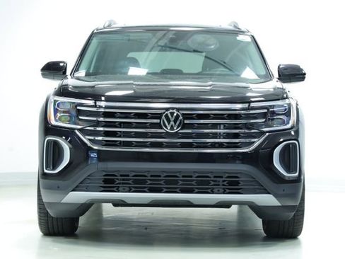 New 2026 Volkswagen Atlas SE FWD image 2