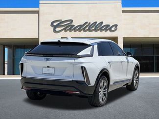 New 2025 Cadillac Lyriq Luxury video 3