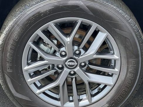 Used 2024 Nissan Rogue S AWD/4WD image 7