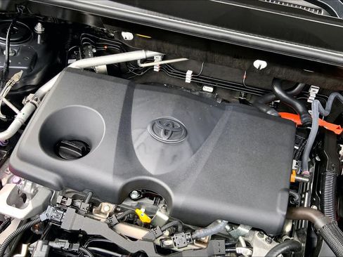 Used 2025 Toyota RAV4 LE AWD/4WD image 33