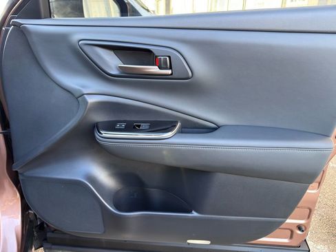 Used 2025 Toyota Crown Signia Limited image 29