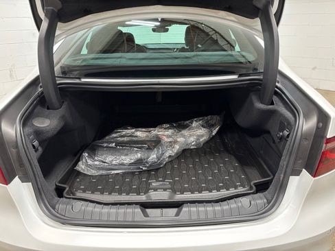 Used 2024 Jaguar XF R-Dynamic SE AWD/4WD image 43