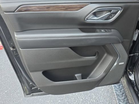 Used 2021 Chevrolet Suburban Z71 AWD/4WD image 35