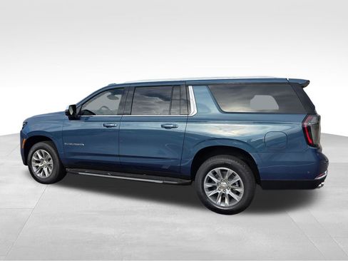 New 2026 Chevrolet Suburban Premier image 4