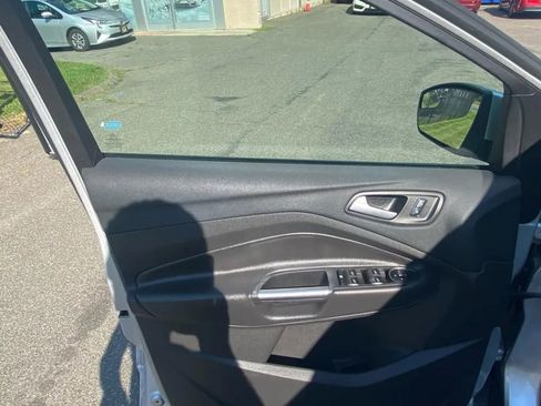 Used 2016 Ford Escape SE image 9