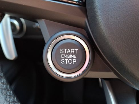 Used 2023 Alfa Romeo Stelvio Veloce image 22