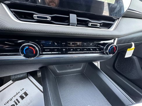 New 2026 Chevrolet Equinox LT w/ Convenience Package II image 17