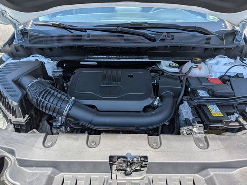 Used 2025 Chevrolet Blazer LT FWD image 30