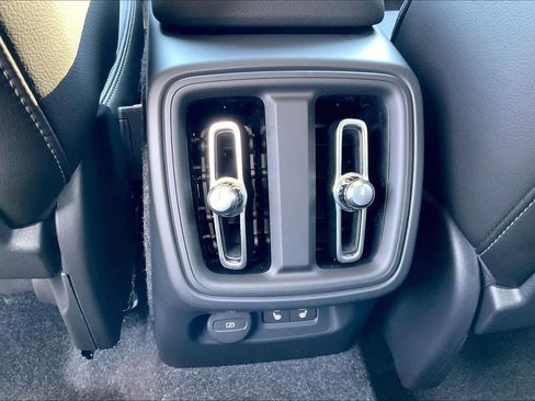 New 2026 Volvo XC40 B5 Core w/ Climate Package image 16