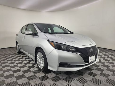 Used 2025 Nissan Leaf S FWD image 7