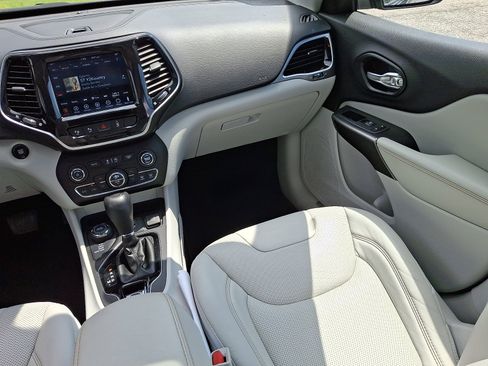 Certified 2021 Jeep Cherokee Limited AWD/4WD image 17