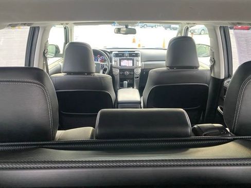 Used 2016 Toyota 4Runner SR5 Premium image 10
