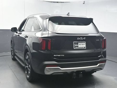Used 2025 Kia Sorento SX FWD image 6