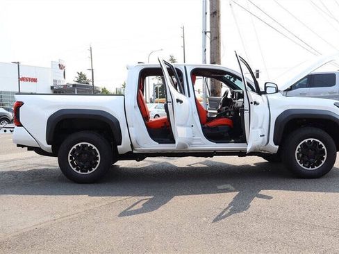 Used 2024 Toyota Tacoma TRD Off-Road AWD/4WD image 39