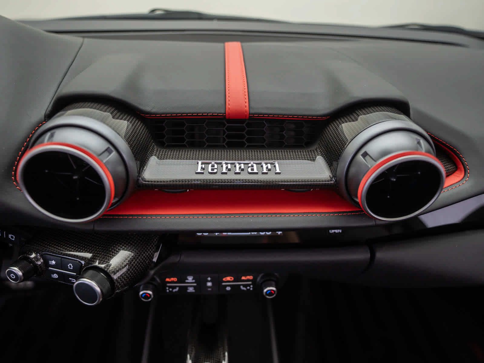 Used 2022 Ferrari 812 GTS RWD image 26