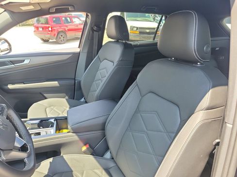 Used 2026 Volkswagen Atlas Cross Sport SE AWD/4WD image 16