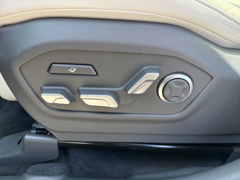 Used 2025 Hyundai Santa Fe Calligraphy AWD/4WD image 10
