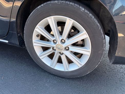 Used 2012 Toyota Camry XLE w/ Leather Pkg image 13