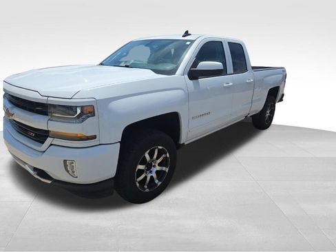Used 2017 Chevrolet Silverado 1500 LT w/ All Star Edition AWD/4WD image 8