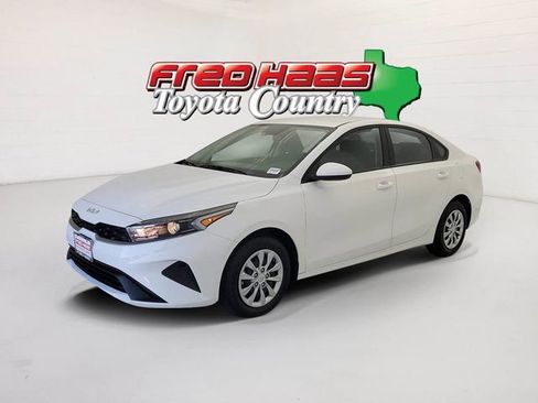 Used 2024 Kia Forte LX image 1