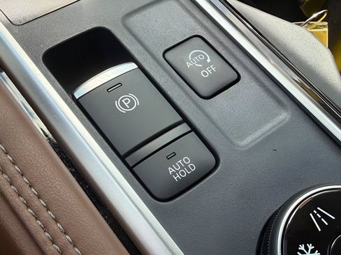 Used 2024 Nissan Pathfinder Platinum AWD/4WD image 28