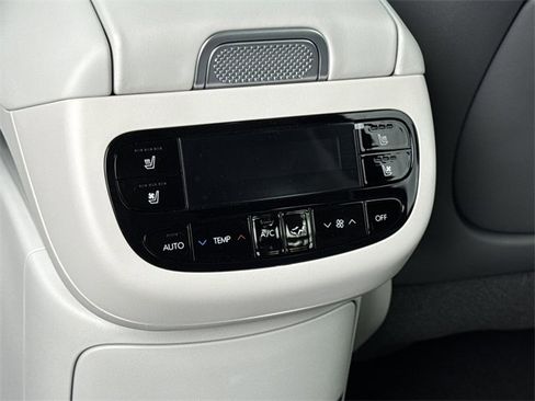 New 2026 Hyundai Ioniq 9 Limited image 16