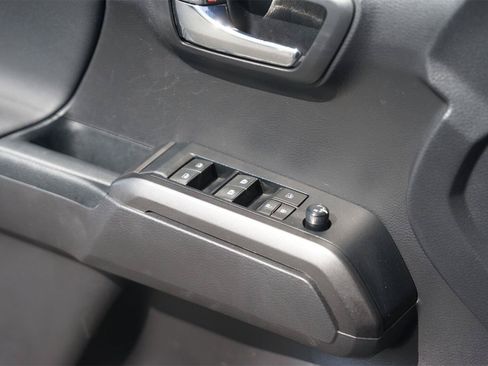 Used 2022 Toyota Tacoma TRD Sport w/ Technology Package RWD image 29